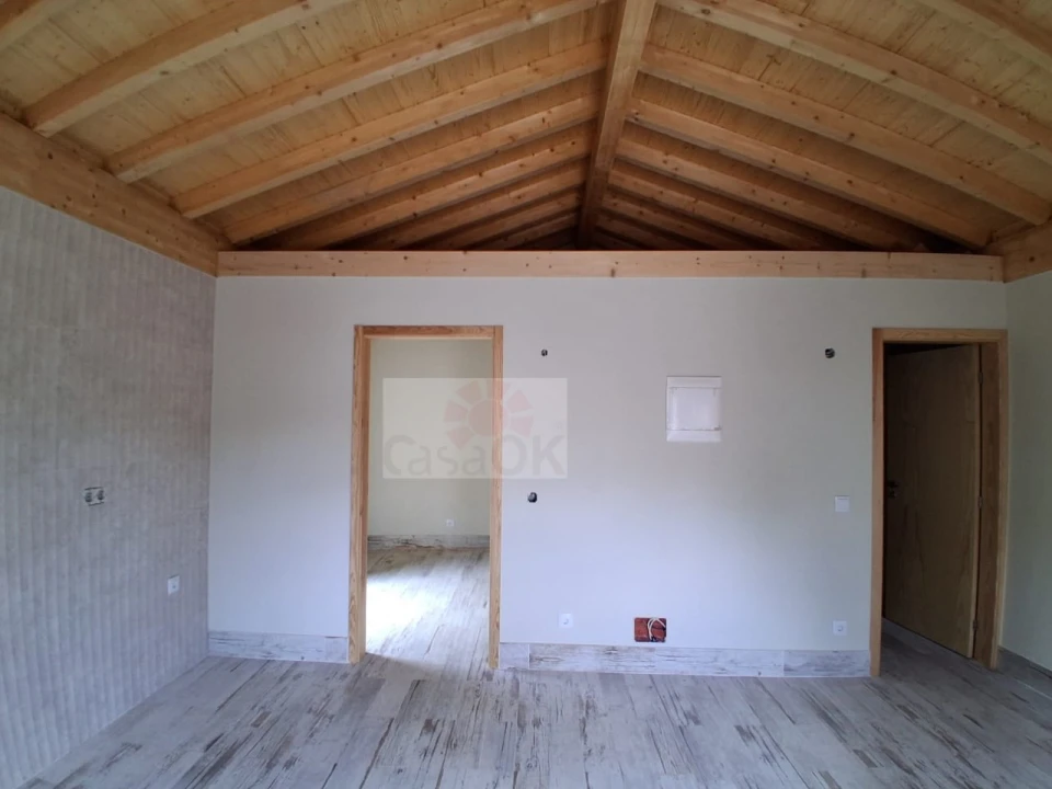 Moradia T2 para Venda em Alvorninha Foto 7