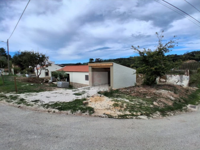 Moradia T2 para Venda em Alvorninha Foto 2