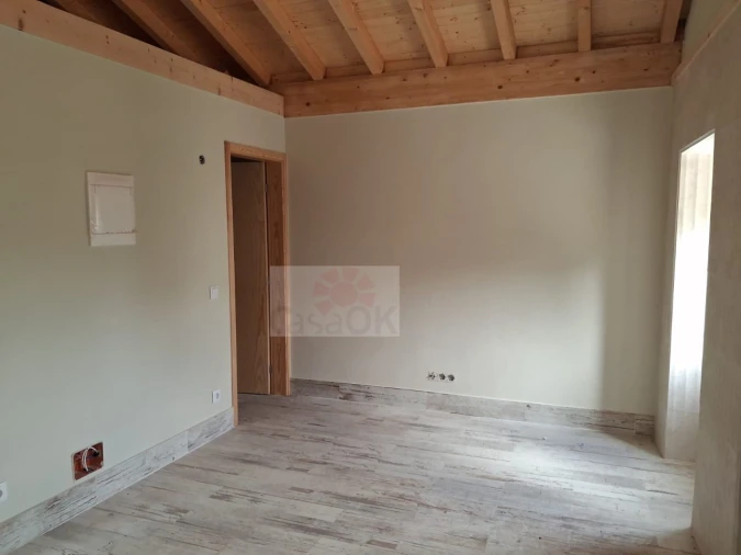 Moradia T2 para Venda em Alvorninha Foto 8