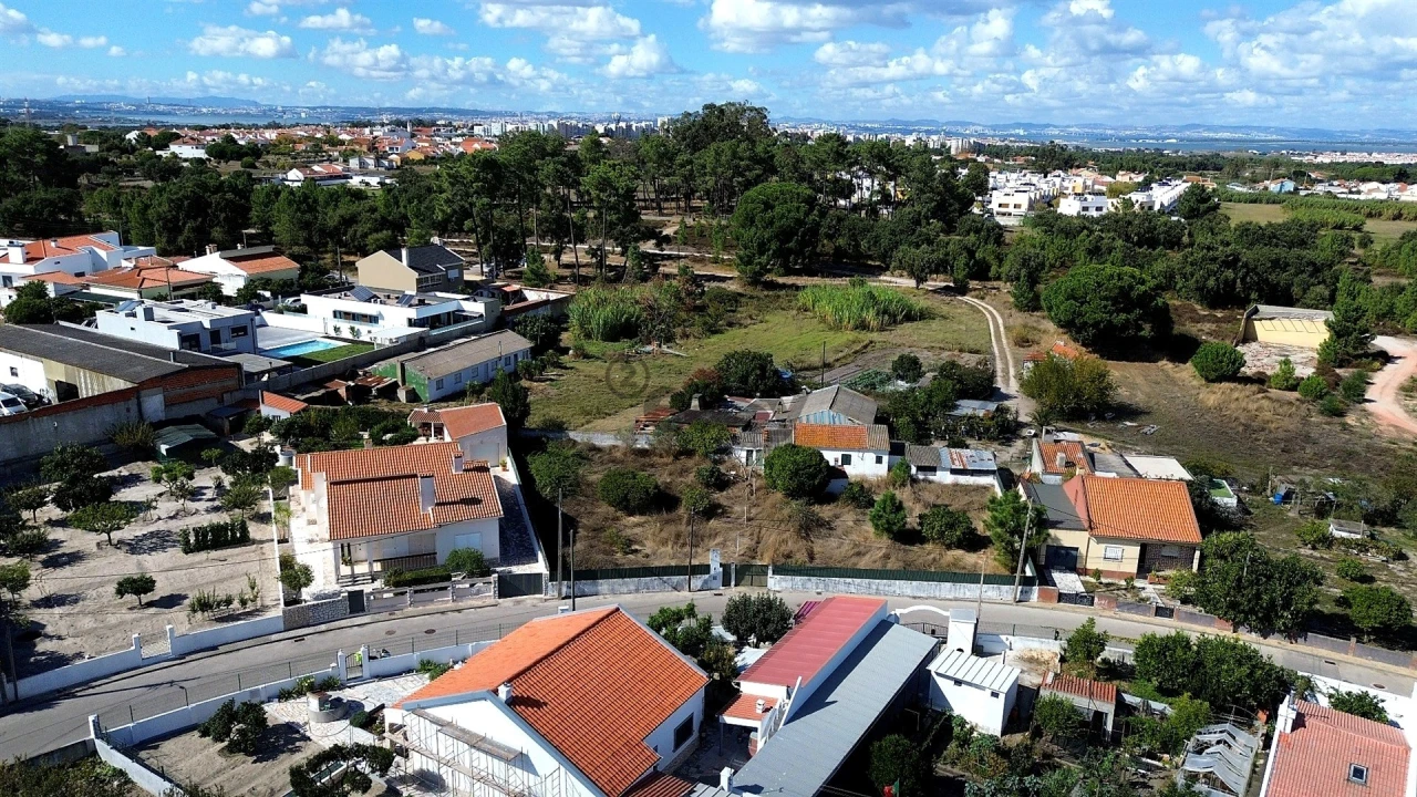 Terreno para Venda em Santo Antonio da Charneca Foto 9