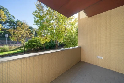 Apartamento T2 para Arrendamento em Creixomil