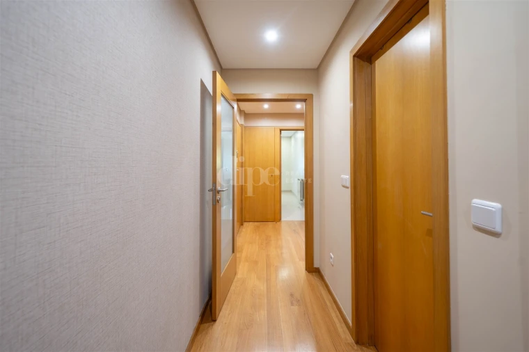 Apartamento T2 para Arrendamento em Creixomil Foto 20