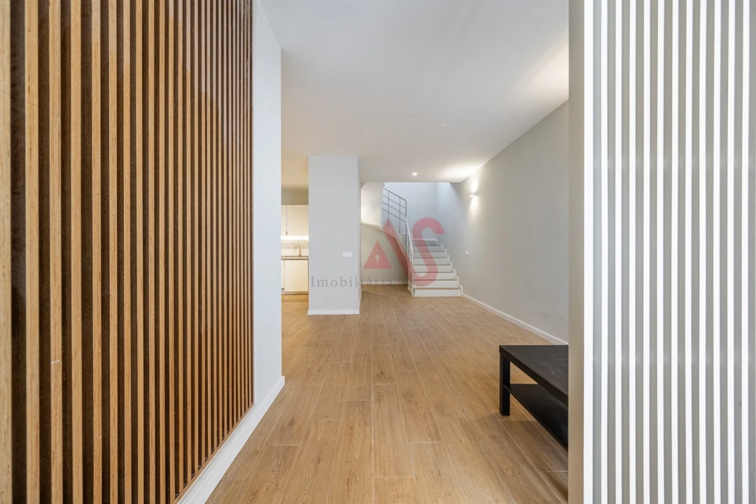 Apartamento T4 para Venda em Vilarinho das Cambas Foto 7