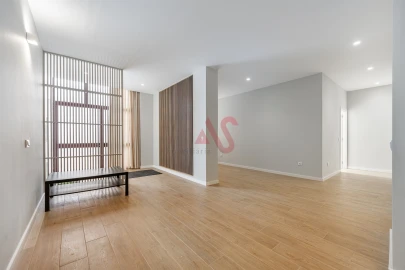 Apartamento T4 para Venda em Vilarinho das Cambas