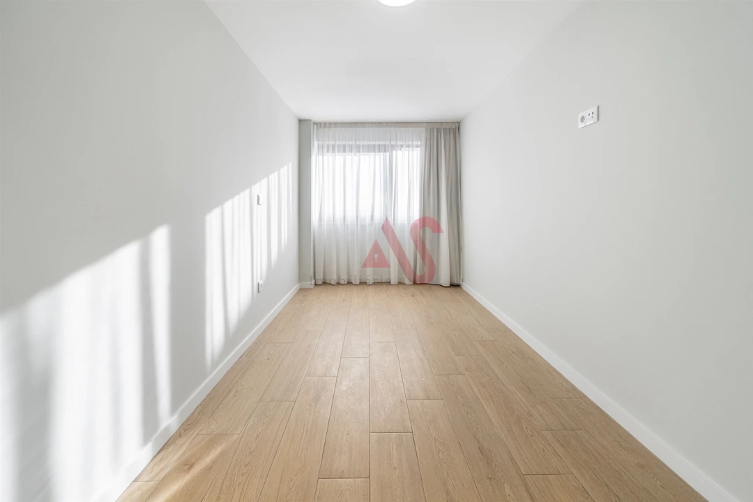 Apartamento T4 para Venda em Vilarinho das Cambas Foto 14