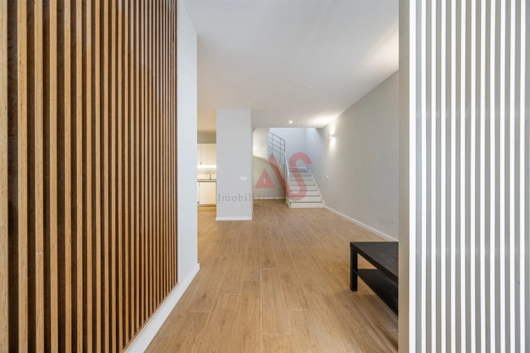 Apartamento T4 para Venda em Vilarinho das Cambas Foto 7