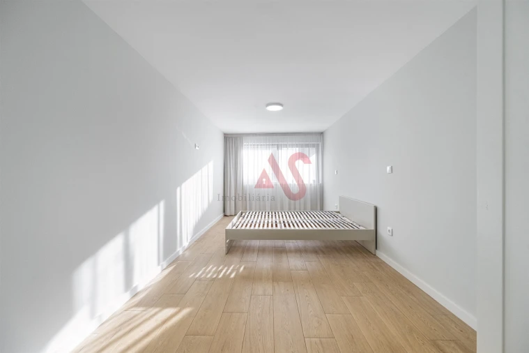 Apartamento T4 para Venda em Vilarinho das Cambas Foto 16