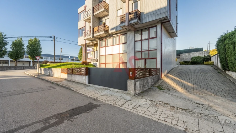 Apartamento T4 para Venda em Vilarinho das Cambas