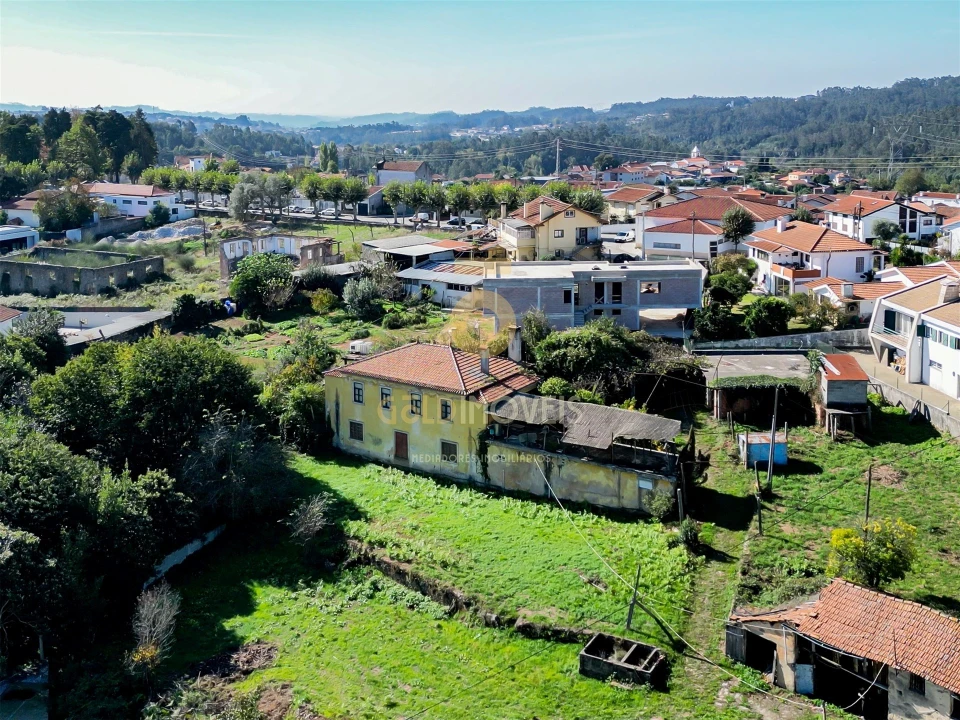 Moradia T5 para Venda em O. Azeméis, Riba-Ul, Ul, Macinhata Seixa, Madail Foto 2