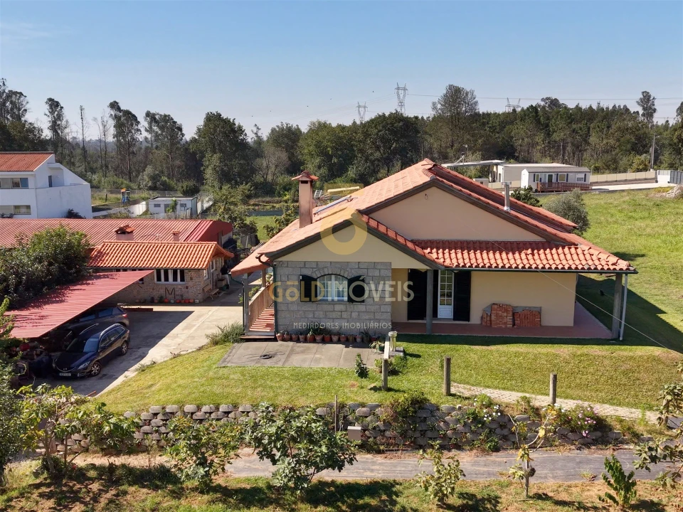 Moradia T4 para Venda em Albergaria-A-Velha e Valmaior Foto 3