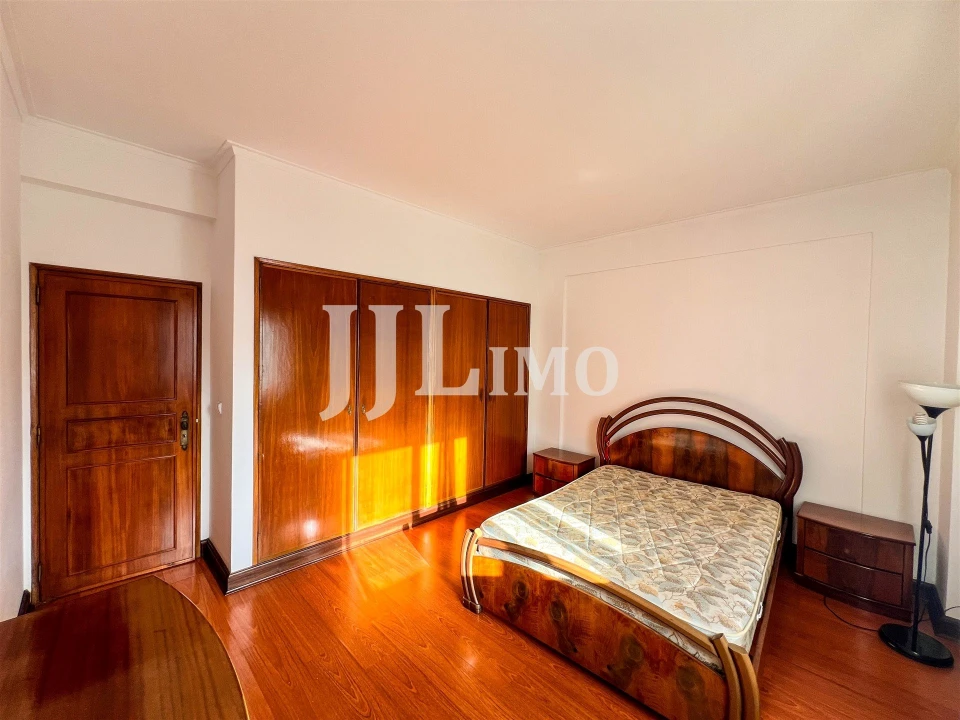 Apartamento T3 para Arrendamento em Carnaxide e Queijas Foto 14