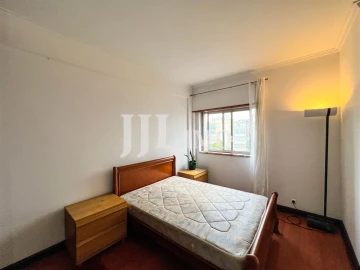 Apartamento T3 para Arrendamento em Carnaxide e Queijas