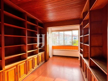 Apartamento T3 para Arrendamento em Carnaxide e Queijas