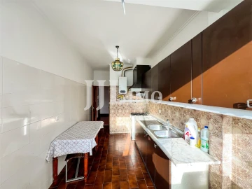 Apartamento T3 para Arrendamento em Carnaxide e Queijas