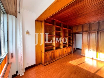 Apartamento T3 para Arrendamento em Carnaxide e Queijas