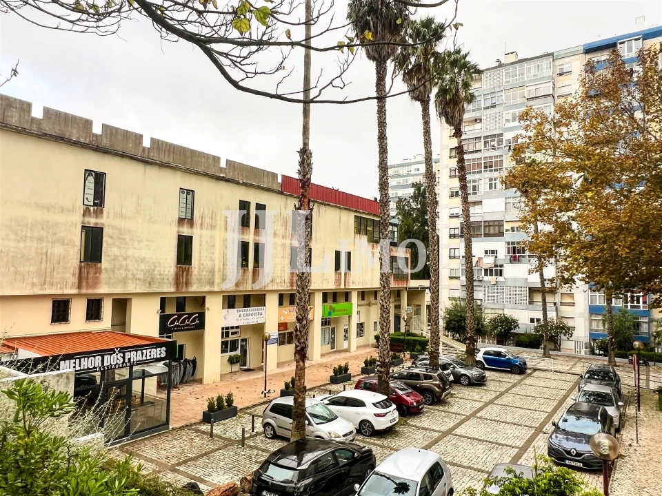 Apartamento T3 para Arrendamento em Carnaxide e Queijas Foto 29