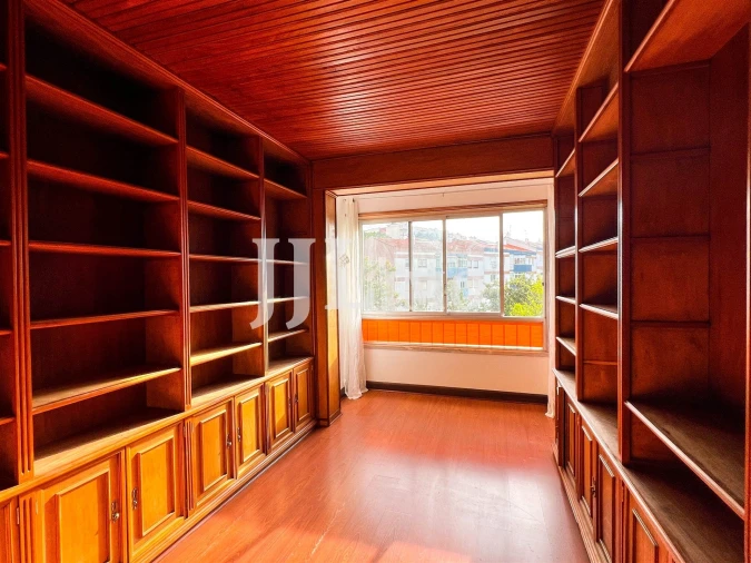 Apartamento T3 para Arrendamento em Carnaxide e Queijas Foto 8