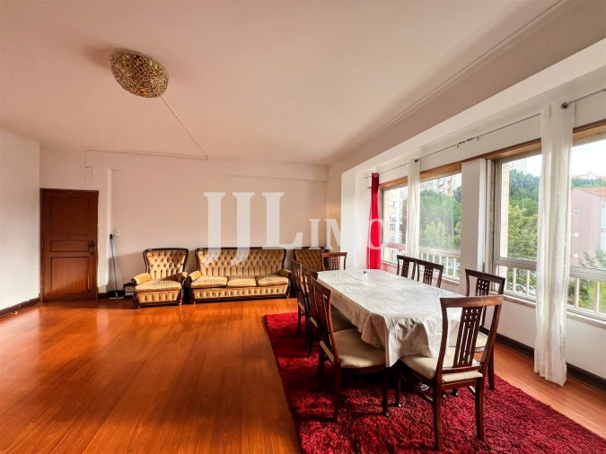 Apartamento T3 para Arrendamento em Carnaxide e Queijas Foto 6