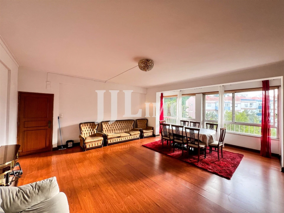 Apartamento T3 para Arrendamento em Carnaxide e Queijas Foto 5