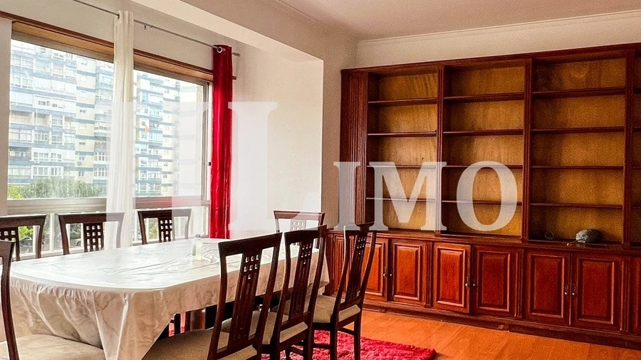 Apartamento T3 para Arrendamento em Carnaxide e Queijas