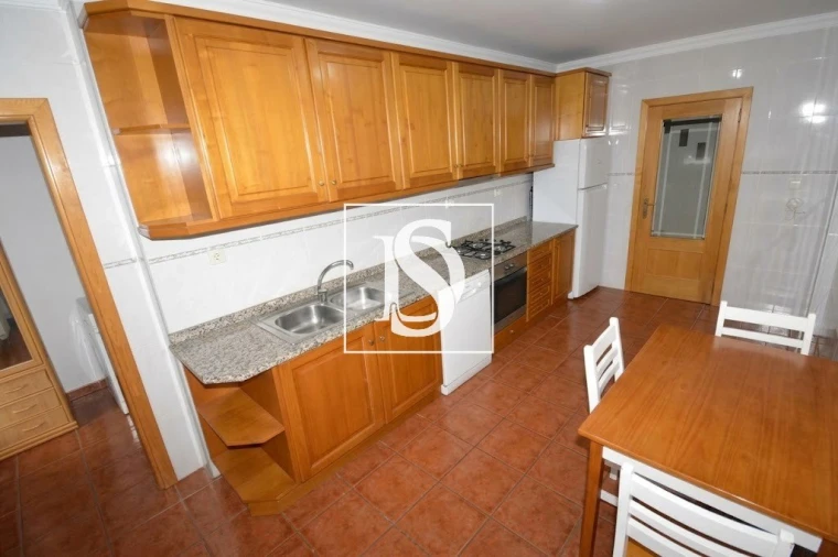 Apartamento T3 para Venda em Samil Foto 4
