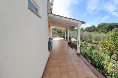 Moradia T4 para Venda em Castrelos e Carrazedo