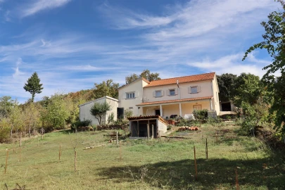 Moradia T4 para Venda em Castrelos e Carrazedo