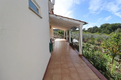 Moradia T4 para Venda em Castrelos e Carrazedo