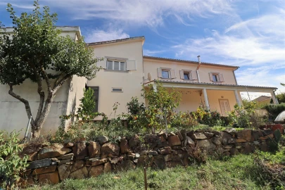 Moradia T4 para Venda em Castrelos e Carrazedo