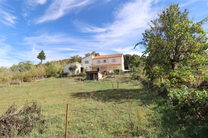 Moradia T4 para Venda em Castrelos e Carrazedo