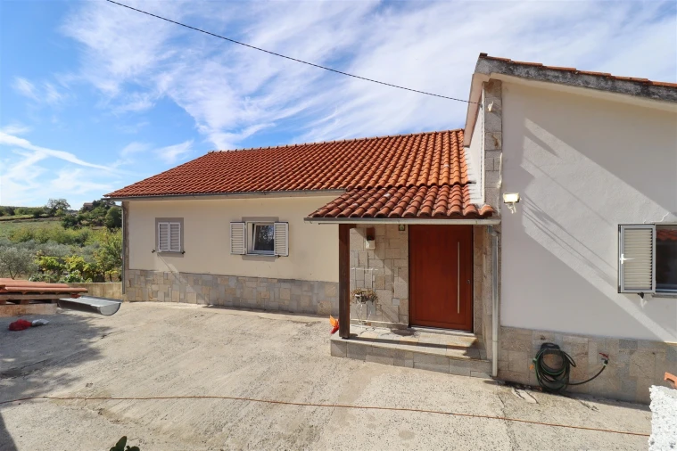 Moradia T4 para Venda em Castrelos e Carrazedo Foto 5