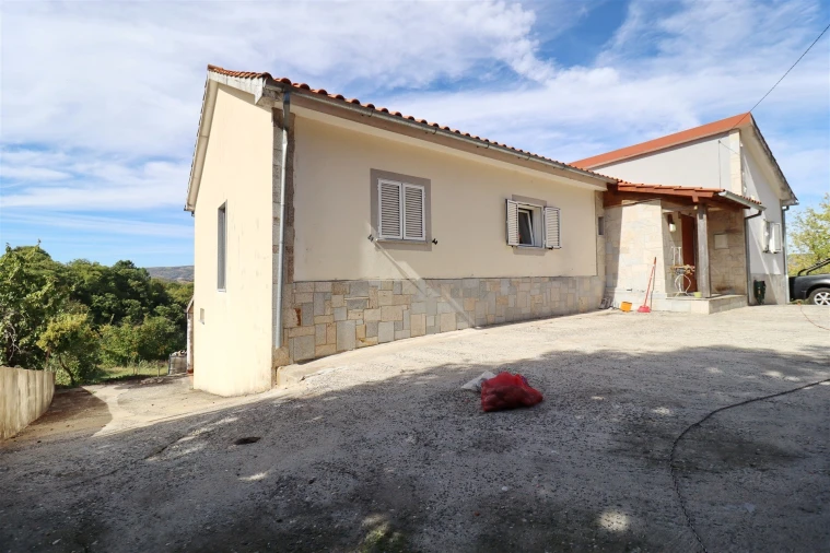 Moradia T4 para Venda em Castrelos e Carrazedo Foto 4