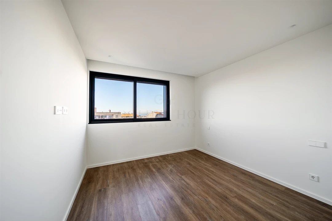 Apartamento T3 para Venda em Mafamude e Vilar do Paraíso Foto 9