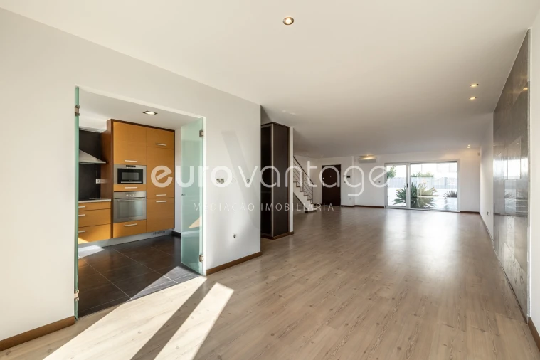 Moradia T3 para Venda em Leiria, Pousos, Barreira e Cortes Foto 4