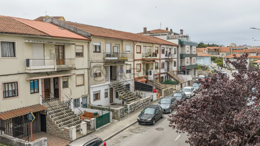 Apartamento T1 para Venda em Oliveira do Douro Foto 2