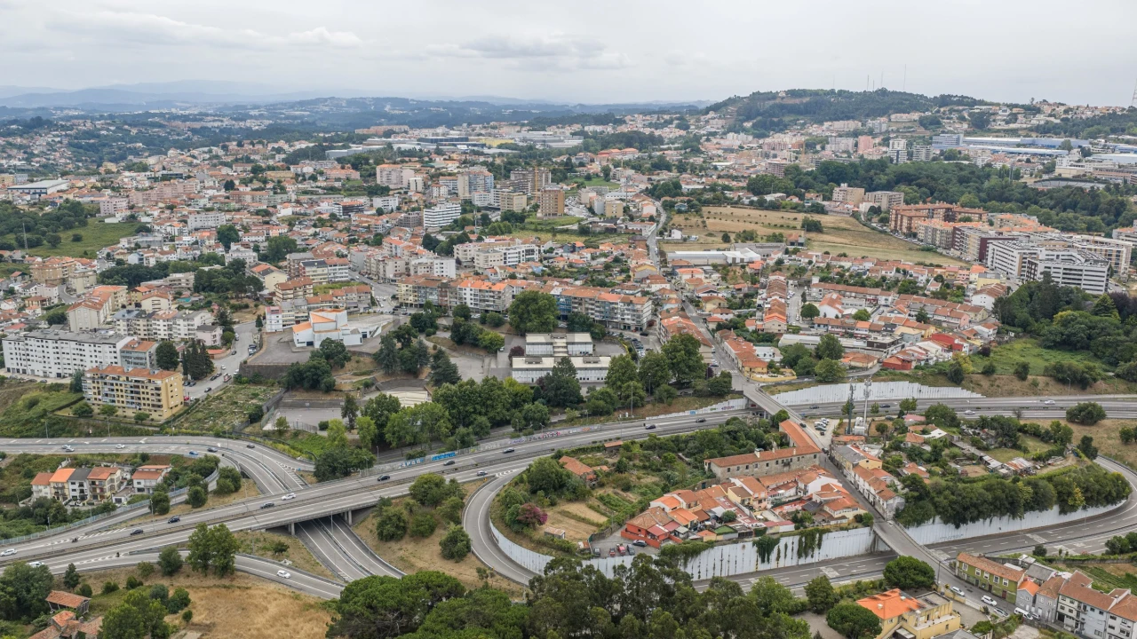 Apartamento T1 para Venda em Oliveira do Douro Foto 11