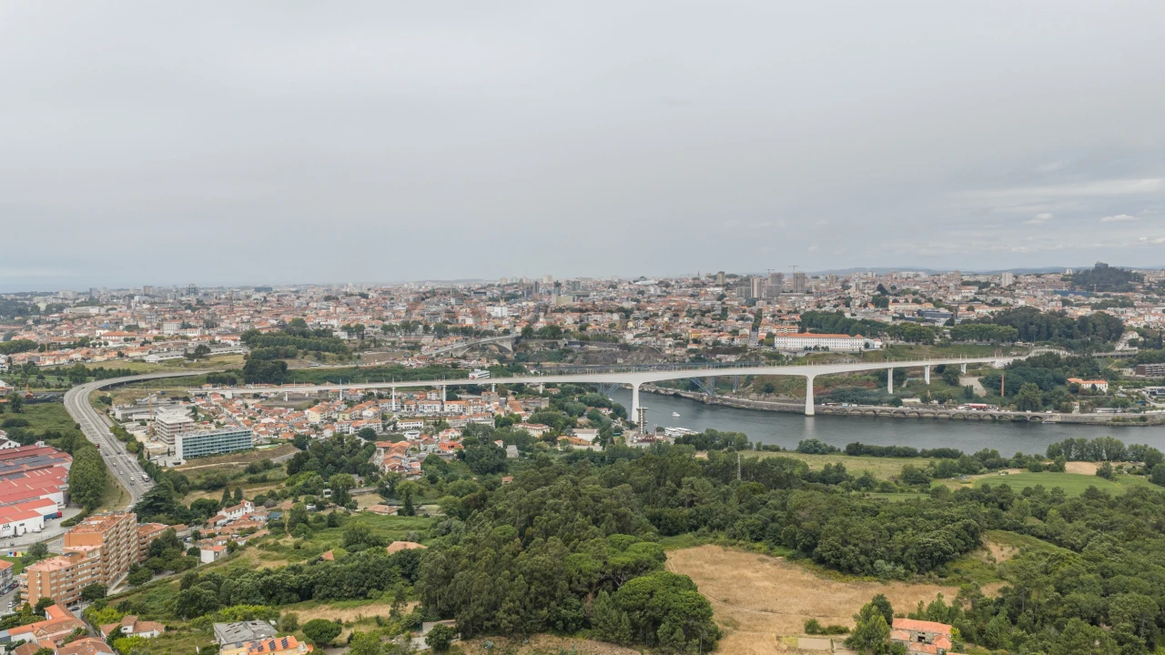 Apartamento T1 para Venda em Oliveira do Douro Foto 13