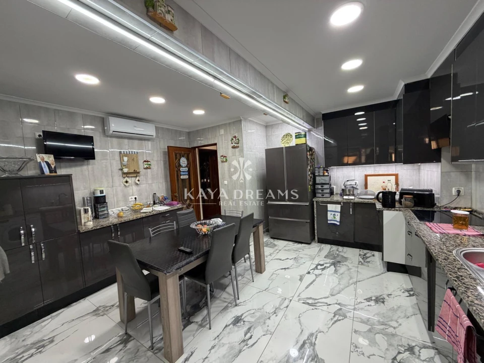 Apartamento T3 para Venda em Póvoa de Santo Adrião e Olival Basto Foto 5