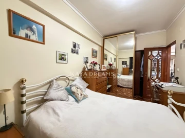 Apartamento T3 para Venda em Póvoa de Santo Adrião e Olival Basto