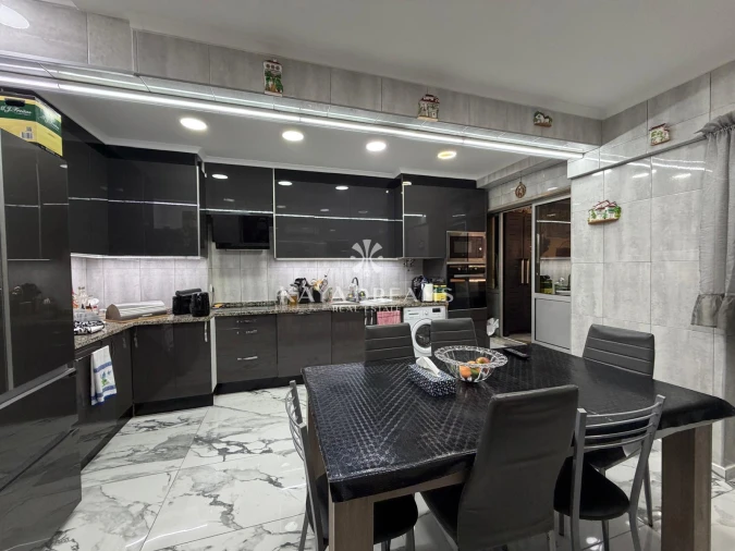 Apartamento T3 para Venda em Póvoa de Santo Adrião e Olival Basto Foto 3