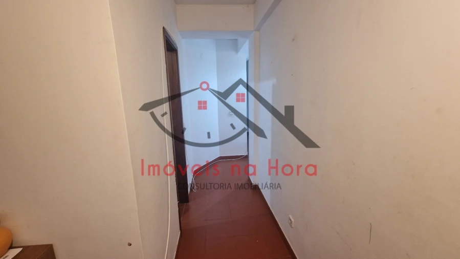 Apartamento T3 para Venda em Algueirão-Mem Martins Foto 2