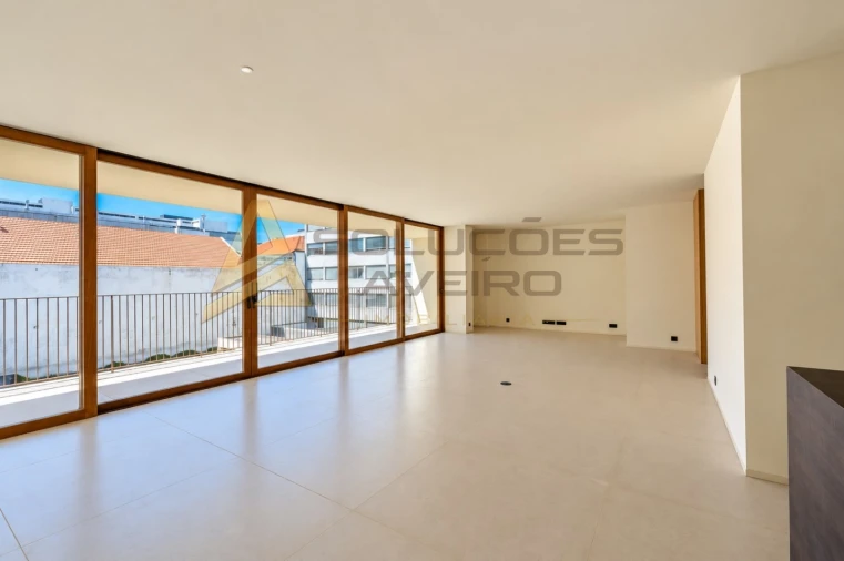 Apartamento T4 para Venda em Matosinhos e Leça da Palmeira Foto 2