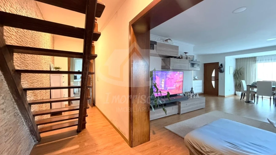 Moradia T4 para Venda em Venda do Pinheiro e Santo Estêvão das Galés Foto 13