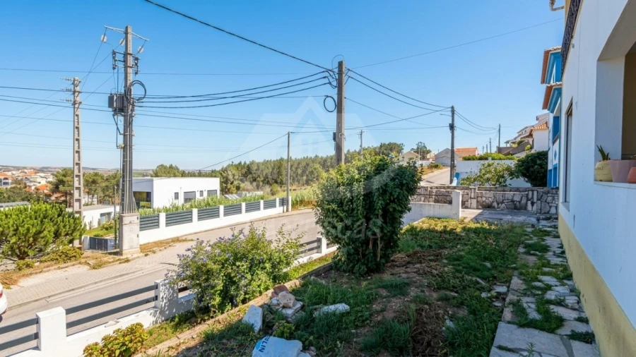 Moradia T4 para Venda em Venda do Pinheiro e Santo Estêvão das Galés Foto 32