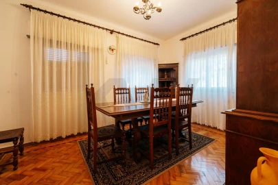 Moradia T5 para Venda em Poiares (Santo Andre)