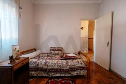 Moradia T5 para Venda em Poiares (Santo Andre)