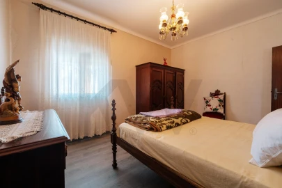 Moradia T5 para Venda em Poiares (Santo Andre)