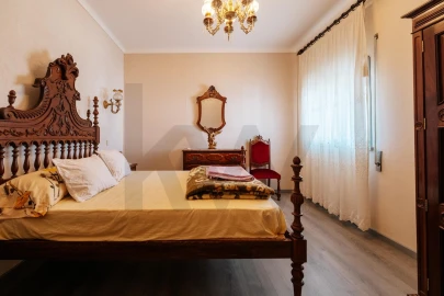 Moradia T5 para Venda em Poiares (Santo Andre)