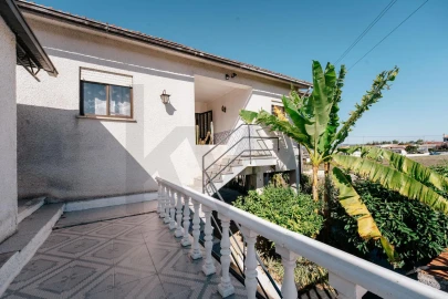 Moradia T5 para Venda em Poiares (Santo Andre)
