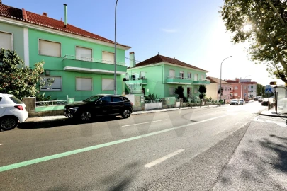 Apartamento T4 para Venda em Mina de Água